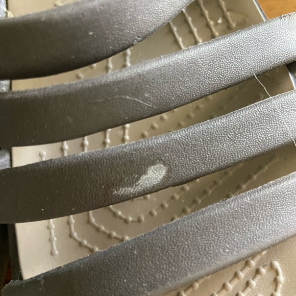 Crocs Rhonda Wedge Sandal Taupe Brown SZ 8 Slip On 4 Strap Shoes - Picture 3 of 7